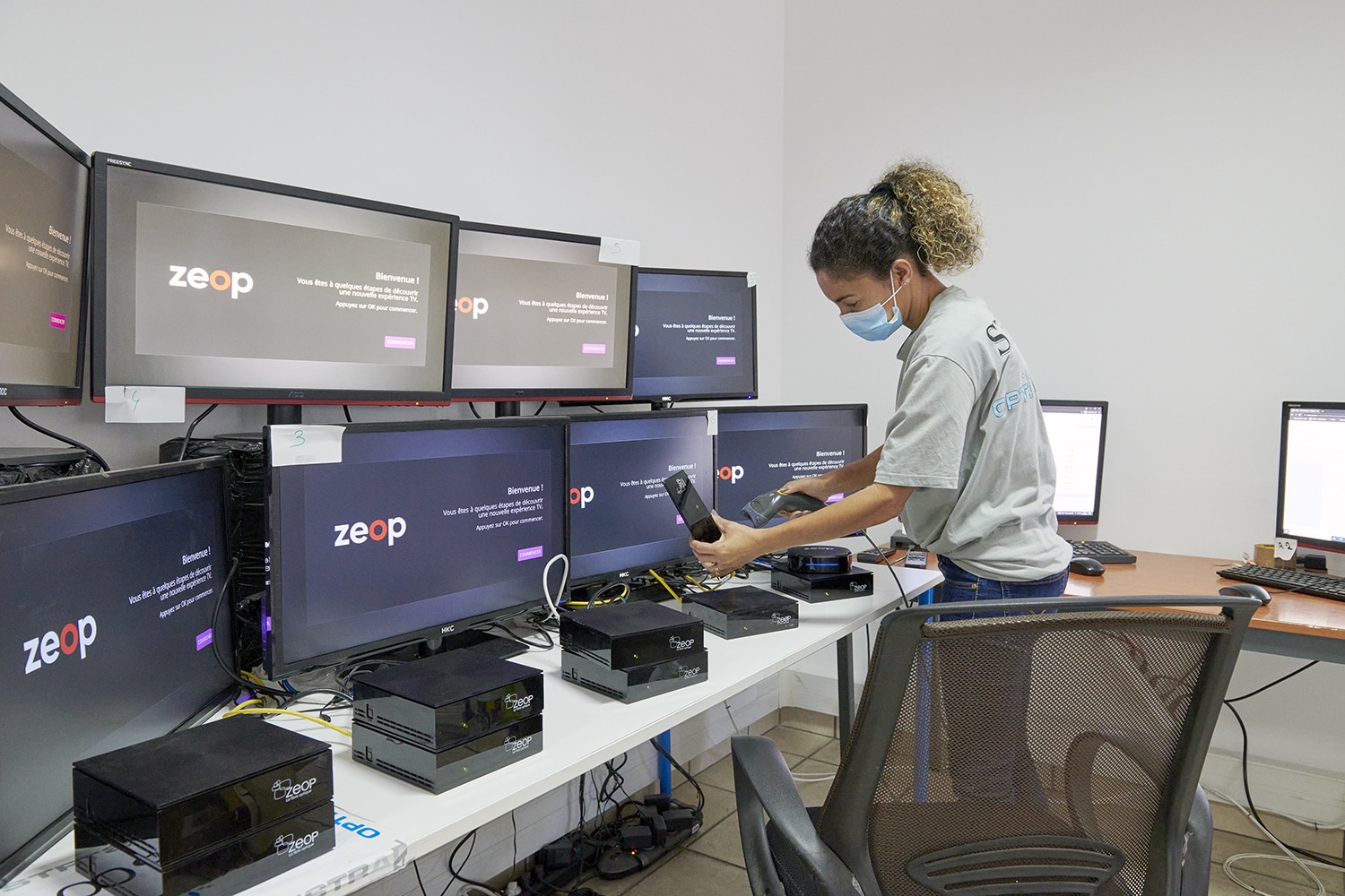 entrepot logistique D-groupe, Un processus métier complet